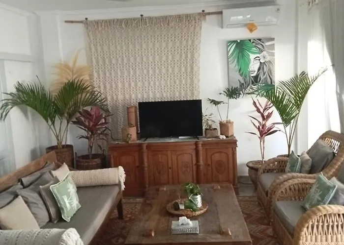 Hotel Bali Court &