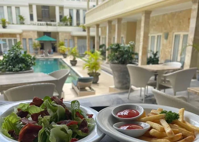 Hotel Bali Court & 3*