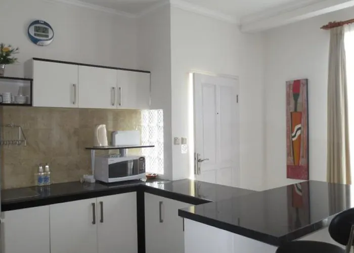 Bali Court & 3* Legian (Bali)