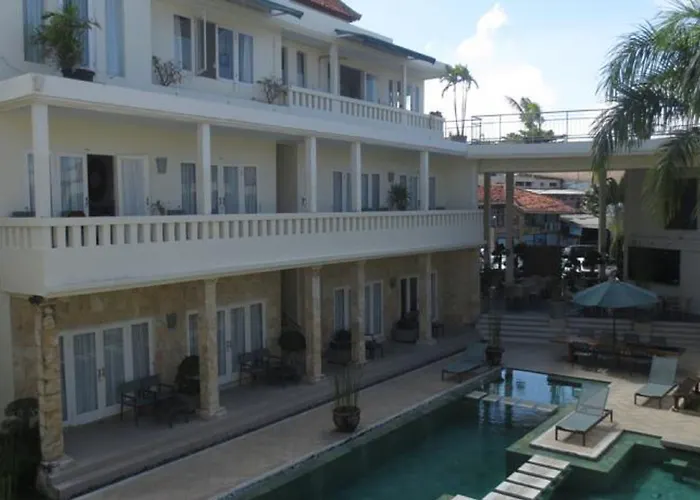 Bali Court & 3* Legian (Bali)