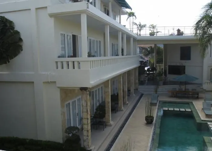 Hotel Bali Court & Legian (Bali)