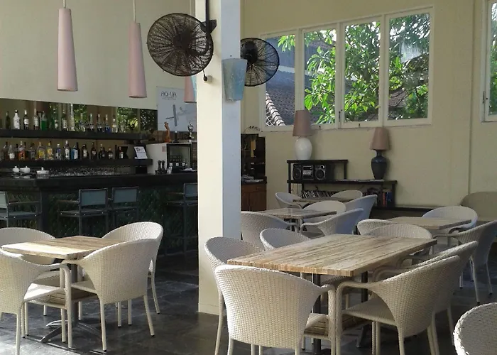 Hotel Bali Court & 3*
