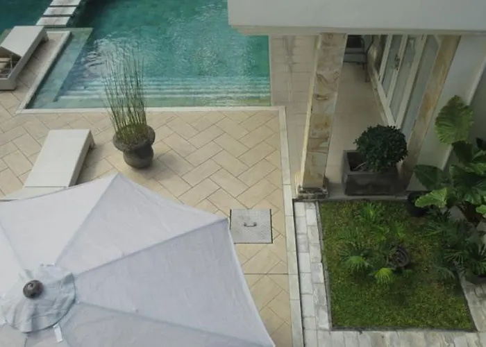 Hotel Bali Court &
