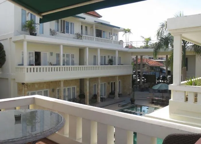 Hotel Bali Court & 3*