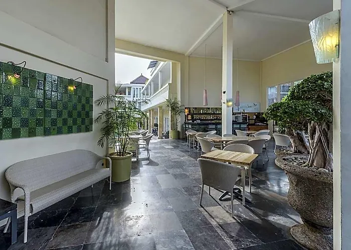 Hotel Bali Court & 3*