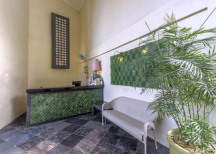 Bali Court & 3* Legian (Bali)