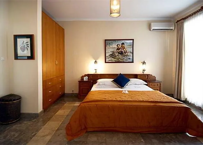 Bali Court & Hotel 3*