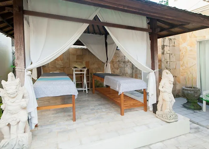 Bali Court & Hotel