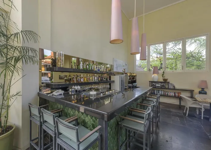 Bali Court & Hotel